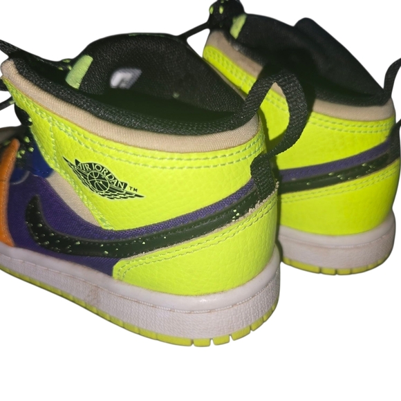 Nike Kids Sneakers in Orange, Purple, and Green - Picture 4 of 4